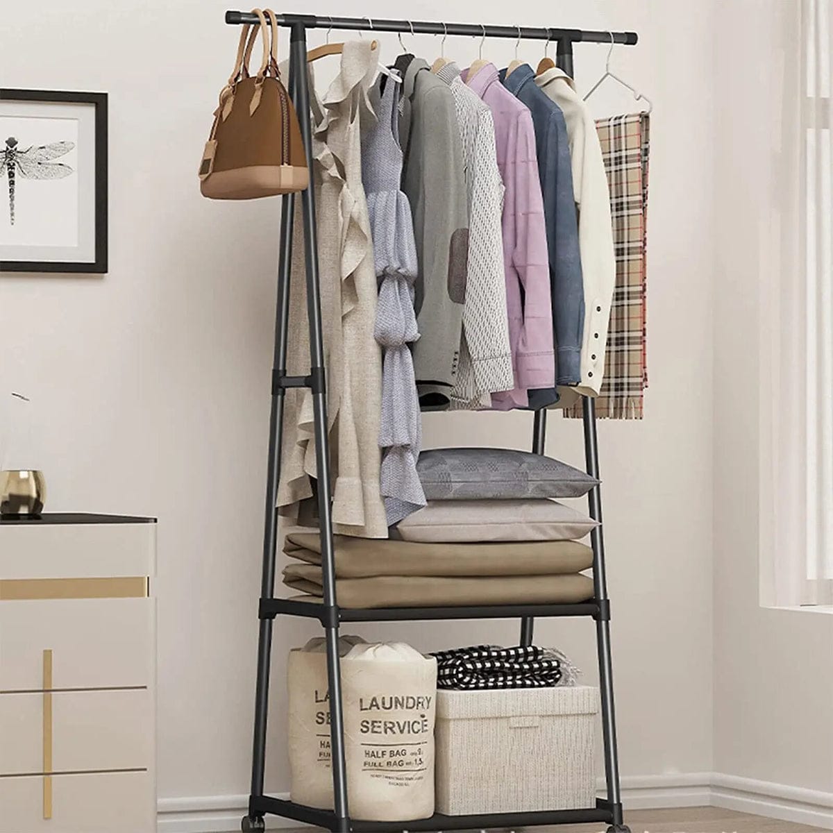 TRIANGLE CLOTH HANGER BLACK